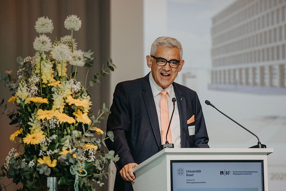 FHNW-Direktionspräsident Bergamaschi bei Grusswort