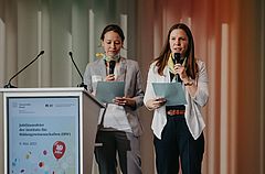 Jana Lindner und Marlene Labude stellen ihr Projekt vor