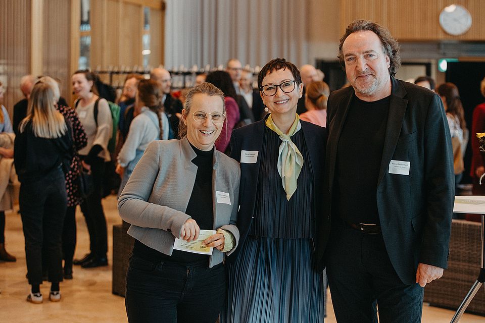 Gespräche beim Apéro