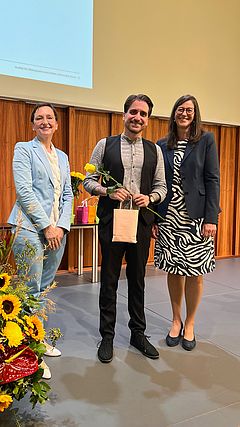 Ehrung einzelner Diplomand*innen - Diplomand*in mit Direktorium