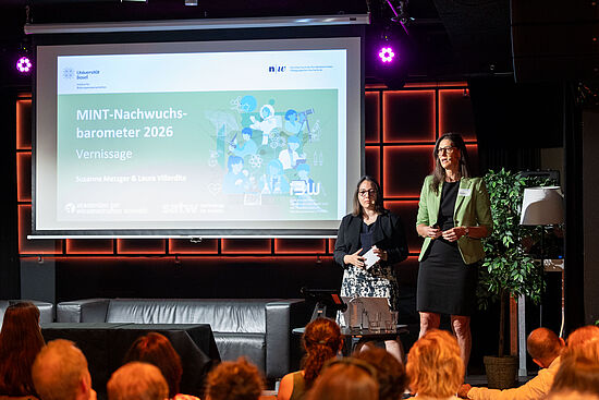 Laura Villardita und Susanne Metzger bei der Präsentation