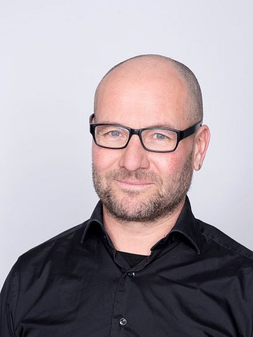 Portraitfoto von Roland Messmer, dem Vertiefungsrichtungsleitenden