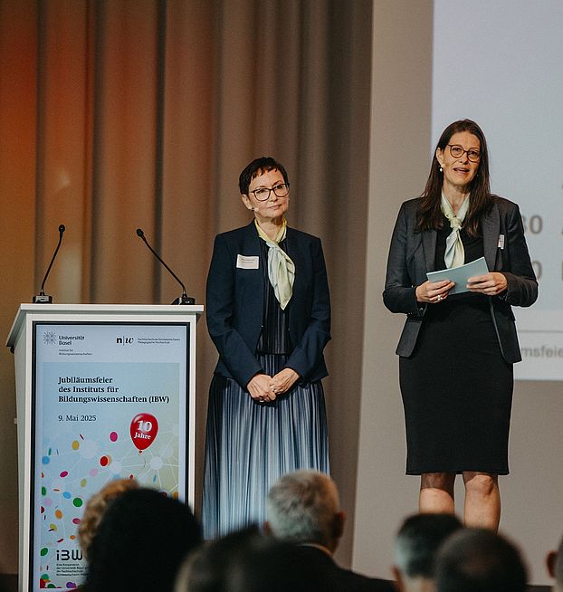 Die Direktorinnen des IBW auf der Bühne