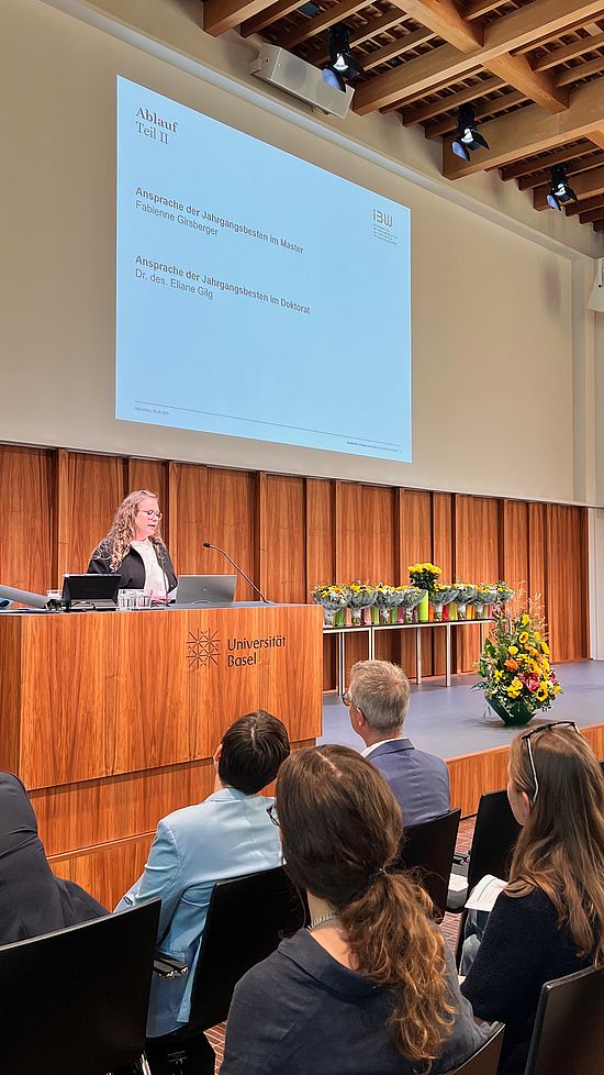 Ehrung einzelner Diplomand*innen - Diplomand*in mit Direktorium